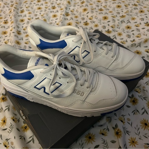 New Balance 550 White and Blue Athletic Shoes Size 10 - Picture 2 of 10